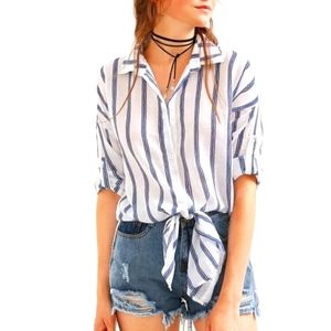 American Eagle - White & Blue Striped, Button Down, Oxford Shirt.